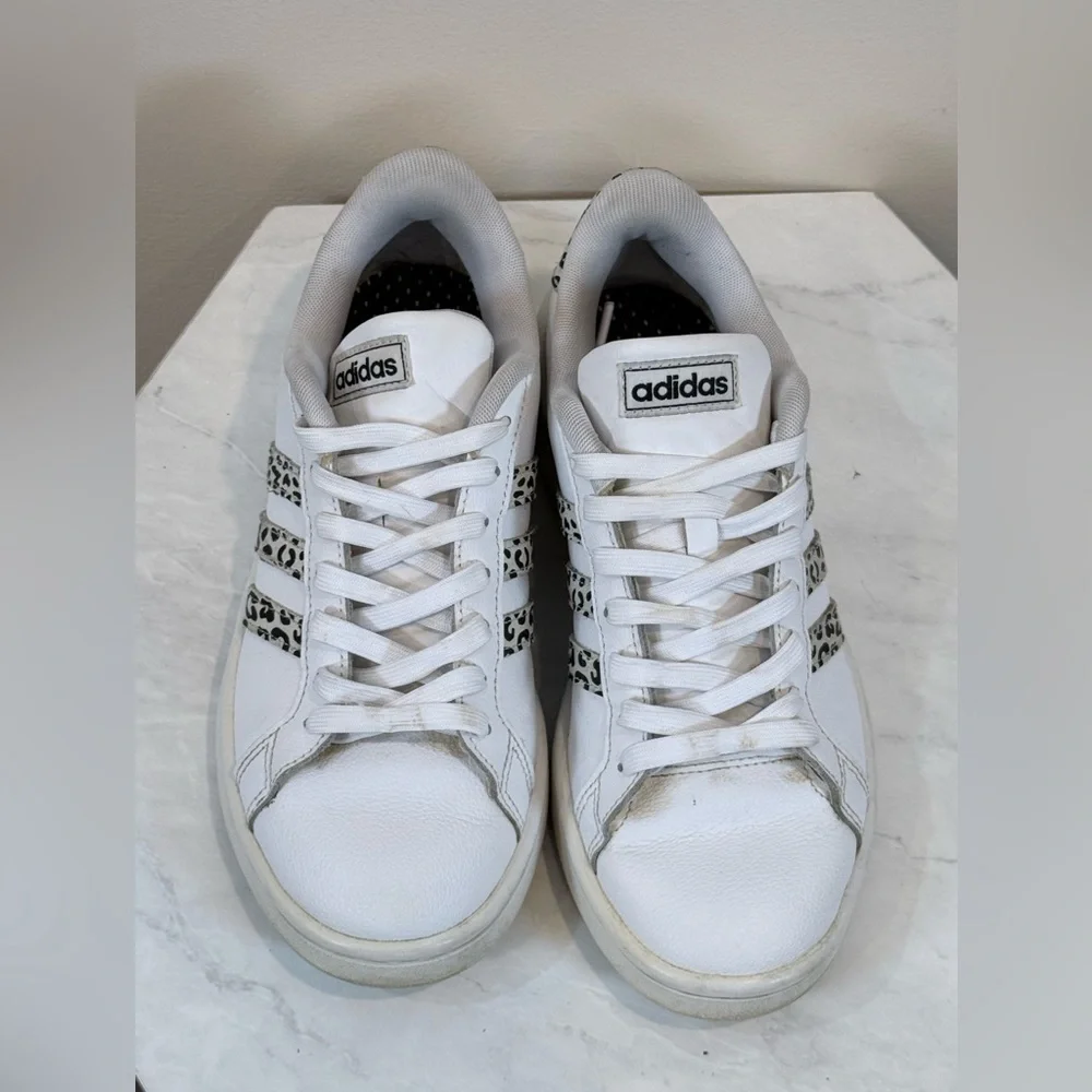 🔥Adidas Women's White Leopard Sneakers Size 7.5 EUC🔥
